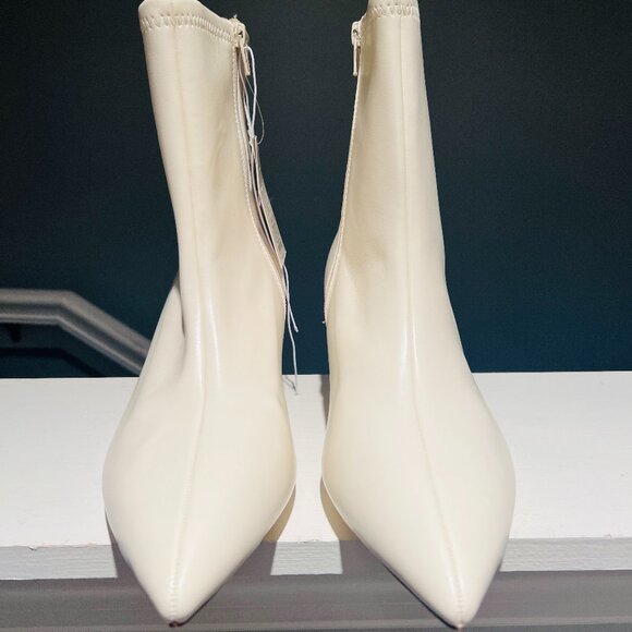 NW|White Mid-Heel Sock Boots|Size 9|Faux Leather|Pointed Toe Ankle Booties - Picture 2 of 6